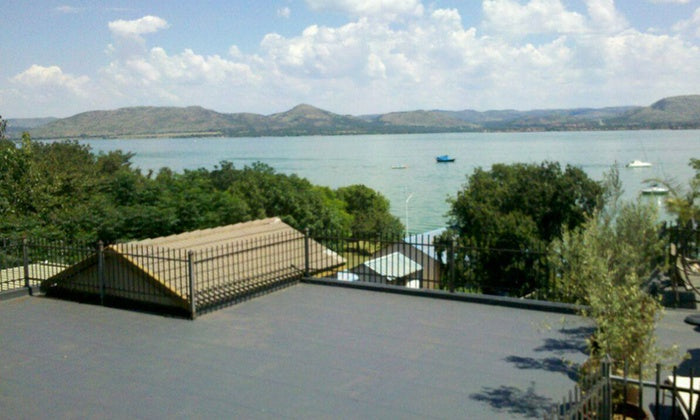 Hartbeespoort: 2-Nights for Two at Damview Holiday Apartments – Hyperli