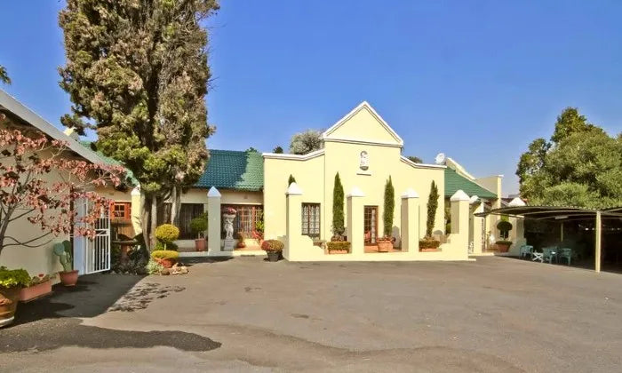 johannesburg-1-night-stay-for-two-including-pamper-package-at-chillax-lodge-resort