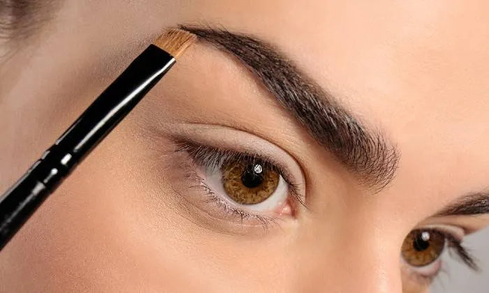 microblading-session-from-trudys-nails